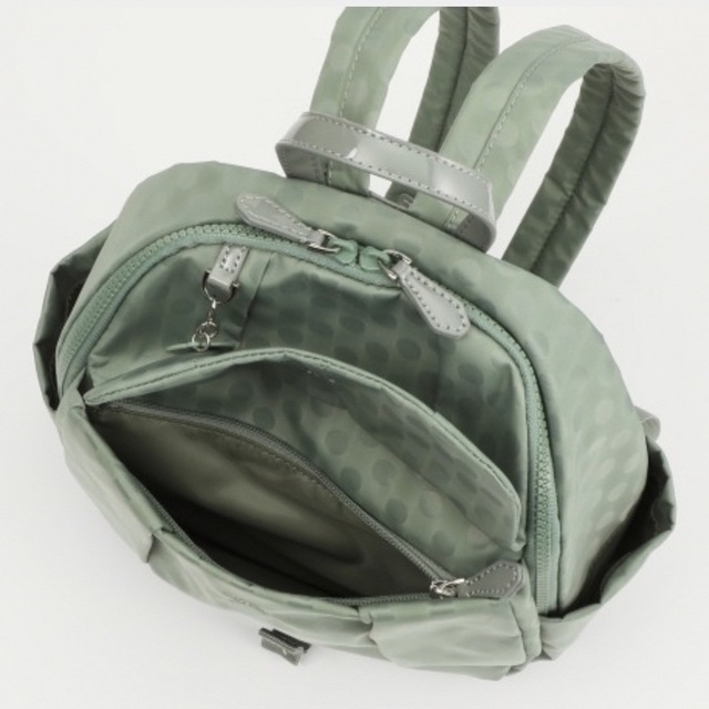 Y'SACCS(イザック)の【イザック】　はっ水　ドット　ラウンド　リュック　バックパック　ジャガード織 レディースのバッグ(リュック/バックパック)の商品写真