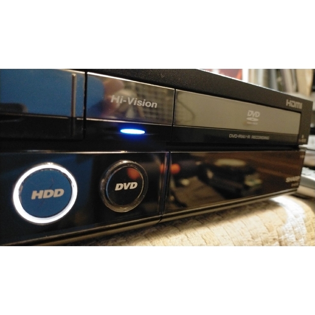 シャープアクオス「DV-ACV52」HDD/DVD/VHS一体型レコーダー美観 大きな