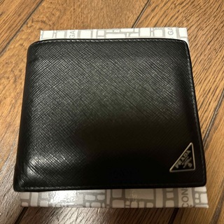 プラダ(PRADA)のPRADA プラダ レザー 二つ折り財布 ブラック (折り財布)