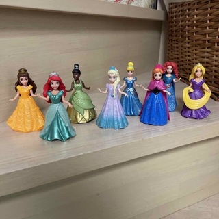 ディズニー(Disney)のディズニープリンセス着せ替え人形　マジッククリップ8体(ぬいぐるみ/人形)