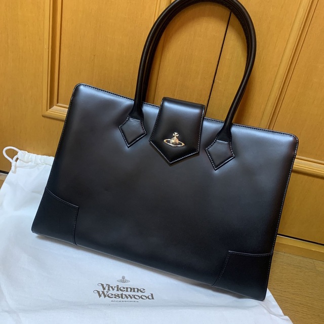 Vivienne Westwood(ヴィヴィアンウエストウッド)の美品　ビビアンウエストウッド　プレーン2 トートバッグ レディースのバッグ(トートバッグ)の商品写真