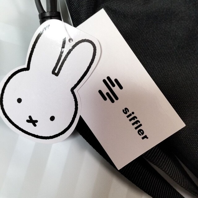 miffy(ミッフィー)のMiffy　ミッフィーフェイス　横型トートバッグ　ブラック　期間限定品　新品 レディースのバッグ(トートバッグ)の商品写真