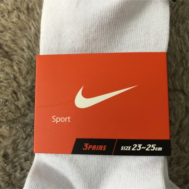 NIKE(ナイキ)のNIKE ソックス　3足組　23-25㎝ キッズ/ベビー/マタニティのこども用ファッション小物(靴下/タイツ)の商品写真