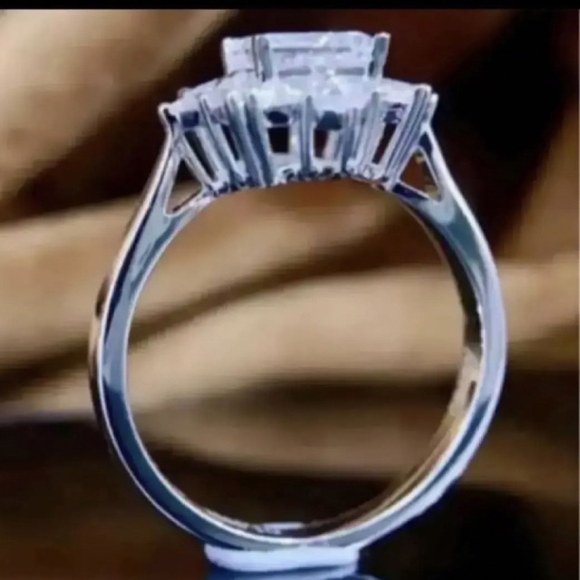 天然ダイヤモンド　GIA鑑別書付き　リング レディースのアクセサリー(リング(指輪))の商品写真