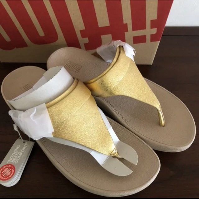 fitflop(フィットフロップ)の新品　fitflop サンダル  フィットフロップ　ゴールド レディースの靴/シューズ(サンダル)の商品写真