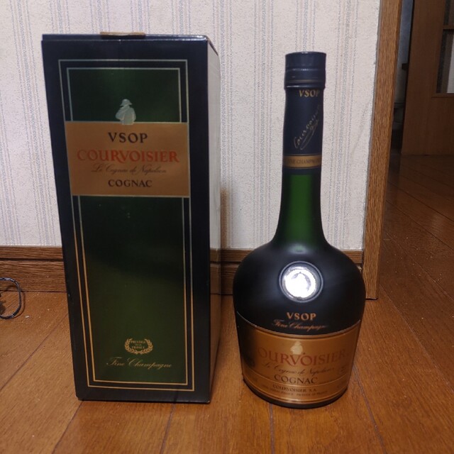 未開栓 COURVOISIER クルボアジェVSOP 700ml 40%