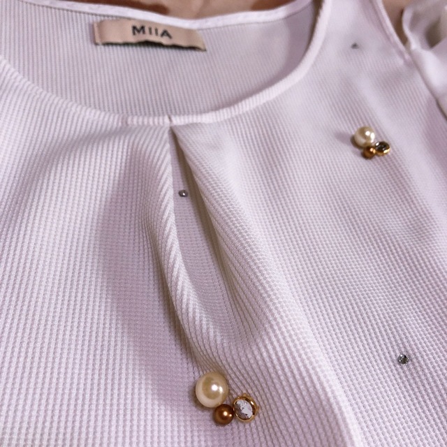 MIIA(ミーア)のMIIA ビジュートップス レディースのトップス(カットソー(半袖/袖なし))の商品写真