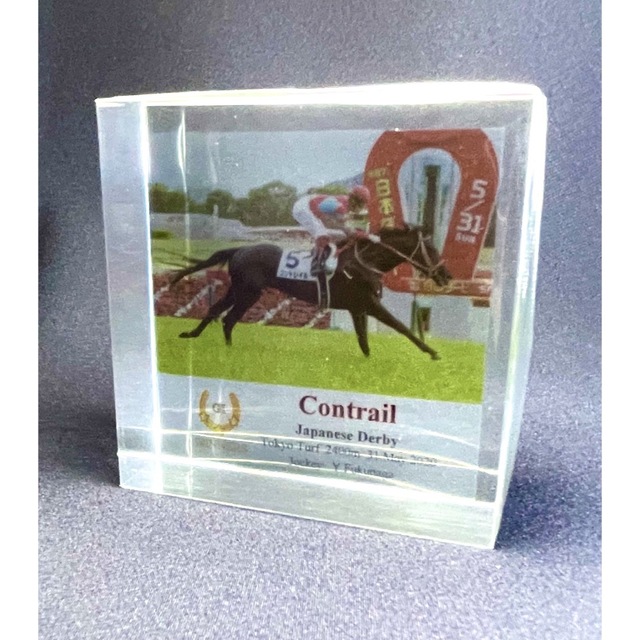 自宅でも競馬場でも必需品】コントレイル『フィギュア&オブジェ ... 自宅でも競馬場でも必需品】コントレイル『フィギュア&オブジェ ...