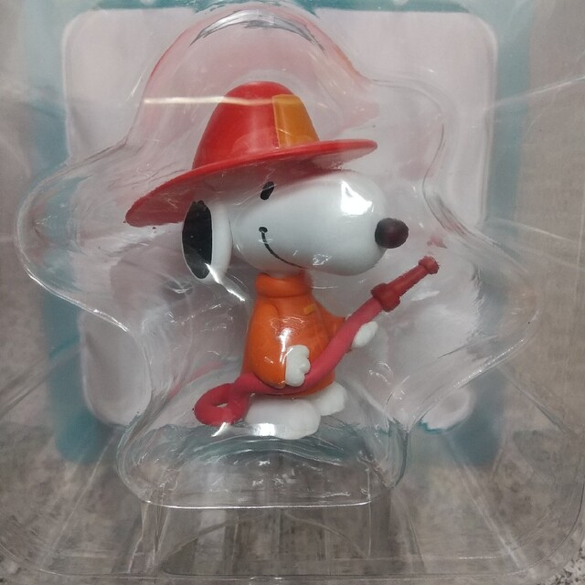 SNOOPY(スヌーピー)のウルトラディテールフィギュア UDF ピーナッツ ファイアーマン スヌーピー エンタメ/ホビーのフィギュア(アニメ/ゲーム)の商品写真