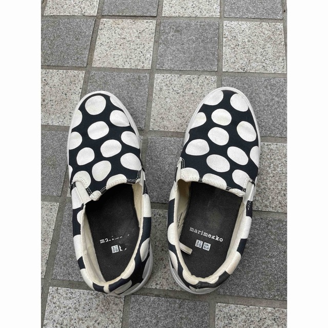 marimekko(マリメッコ)のユニクロ　マリメッコ　スリッポン　靴　キャンバスシューズ　23.5 レディースの靴/シューズ(スリッポン/モカシン)の商品写真