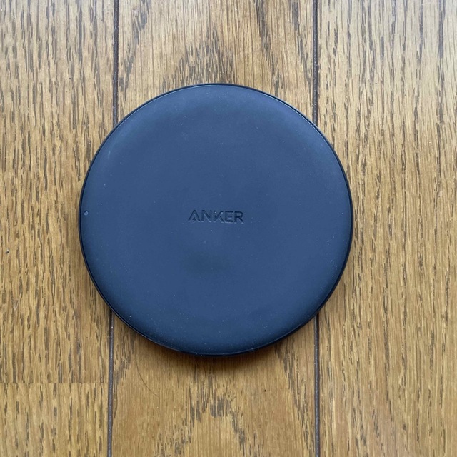 Anker(アンカー)の【値下】【中古】Anker Power Wave Pad 10　充電器②  スマホ/家電/カメラのスマートフォン/携帯電話(バッテリー/充電器)の商品写真