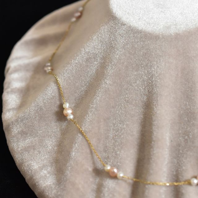イタリア製 14K 14金 白とピンクの真珠のステーションネックレス ビンテージ