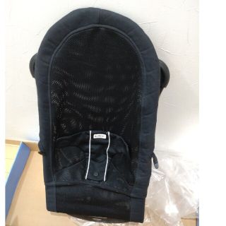 ベビービョルン(BABYBJORN)のベビービョルン　バウンサー　メッシュ 木製トーイ付き(収納/チェスト)