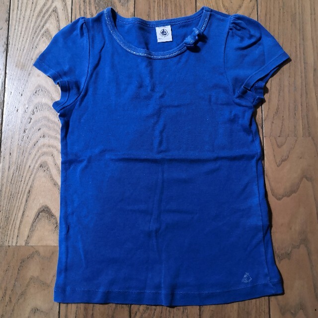 PETIT BATEAU(プチバトー)のPUTITBATEA　プチバトー　Tシャツ　ブルー　リボン 8ans 128cm キッズ/ベビー/マタニティのキッズ服女の子用(90cm~)(Tシャツ/カットソー)の商品写真