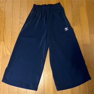 アディダス(adidas)のアディダス　レディースサテンパンツ(その他)