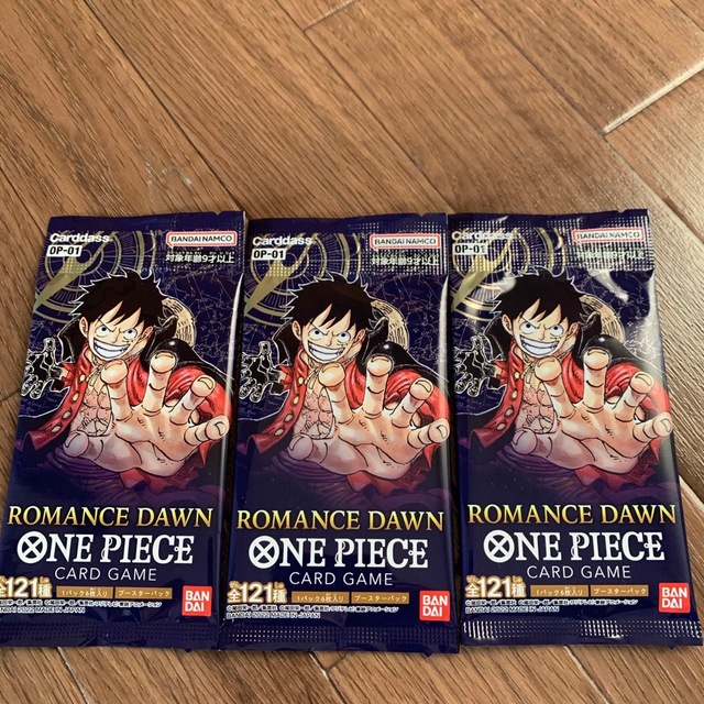 ONE PIECE(ワンピース)のワンピースカード　ロマンスドーン3パック エンタメ/ホビーのトレーディングカード(Box/デッキ/パック)の商品写真