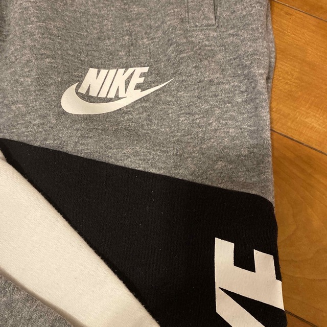 NIKE(ナイキ)のNIKE スエットパンツ キッズ/ベビー/マタニティのキッズ服男の子用(90cm~)(パンツ/スパッツ)の商品写真