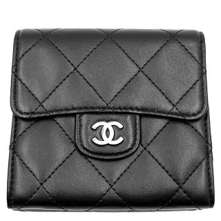 シャネル(CHANEL)のCHANEL シャネル 二つ折り財布 Wホック マトラッセ コンパクトウォレット ココマーク ココ ミニ財布 A31507 ラムスキン    ブラック 黒 シルバー金具 レディース 美品【中古品】(財布)