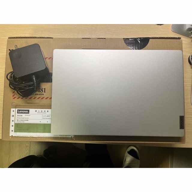 Lenovo Ideapad Slim 550 プラチナグレー