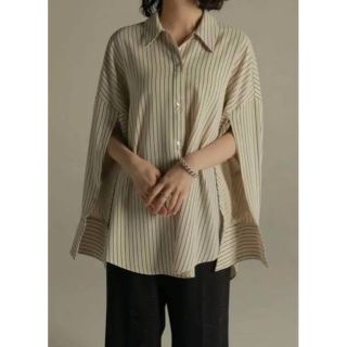 クラネ(CLANE)のlouren slitsleeve over shirts(シャツ/ブラウス(長袖/七分))