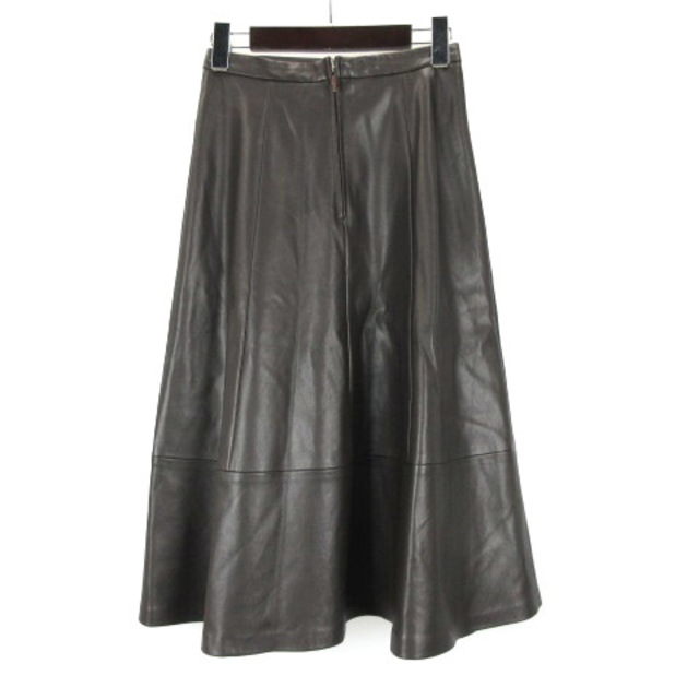 M-premier(エムプルミエ)のエムプルミエ Black フェイクレザー フレア スカート 34 ブラウン レディースのスカート(ひざ丈スカート)の商品写真
