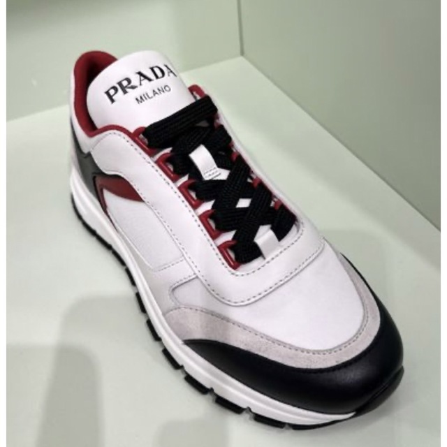 PRADA  美品  プラダ　ミラノ　ホワイト　スニーカー(23.5~24cm)