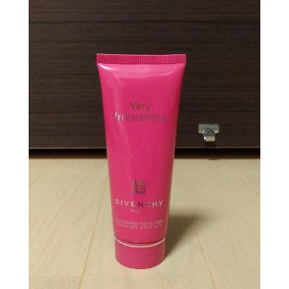 ジバンシィ(GIVENCHY)のGIVENCHYヴェリィ イレジスティブル ボディヴェイル75ml(ボディローション/ミルク)