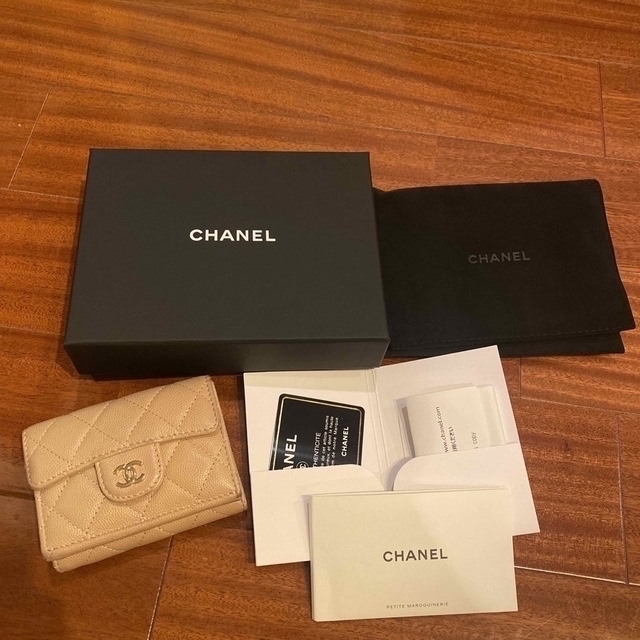 CHANEL ミニウォレット　ベージュ　三つ折り