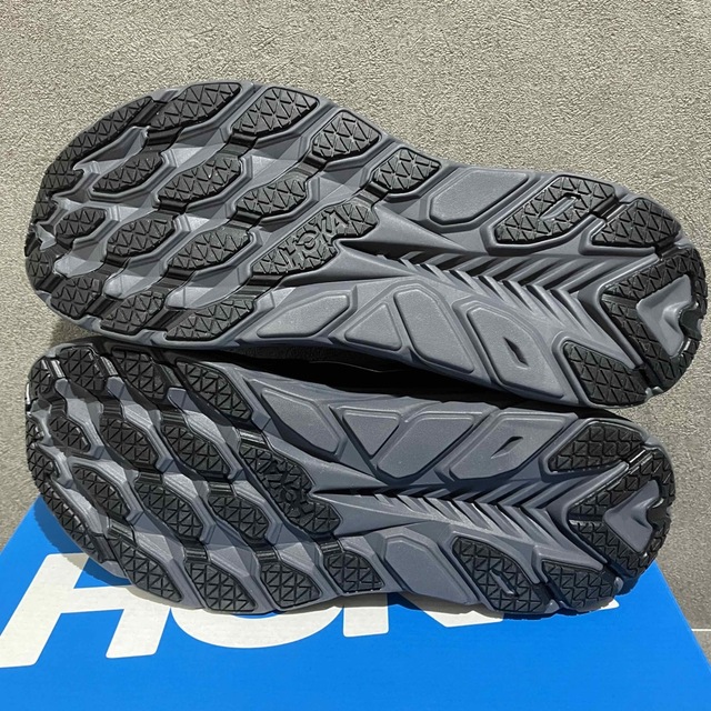 HOKA ONE ONE(ホカオネオネ)の【新品】HOKA  ホカ CLIFTON8 クリフトン8 ブラック 26.5cm メンズの靴/シューズ(スニーカー)の商品写真