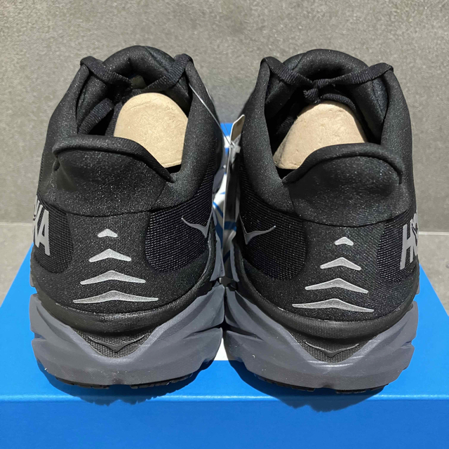 HOKA ONE ONE(ホカオネオネ)の【新品】HOKA  ホカ CLIFTON8 クリフトン8 ブラック 26.5cm メンズの靴/シューズ(スニーカー)の商品写真