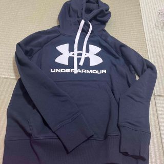 アンダーアーマー(UNDER ARMOUR)の半額以下‼️タグ付き　新品　アンダーアーマー　黒　パーカー　ＳM(パーカー)