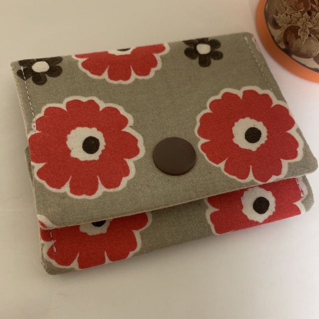 コインケース　ミニ財布　　マルチケース　【赤花】 ハンドメイドのファッション小物(財布)の商品写真