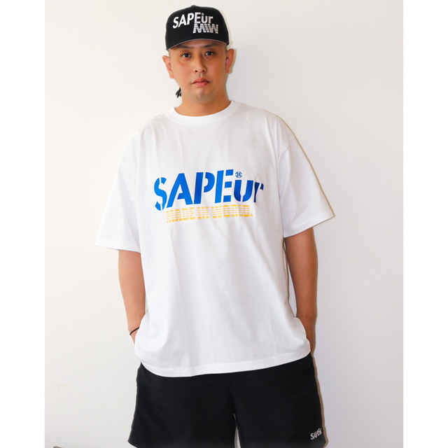 専用新品　MIW × SAPEur POPUP SHOP Tシャツ　XLホワイト メンズのトップス(Tシャツ/カットソー(半袖/袖なし))の商品写真