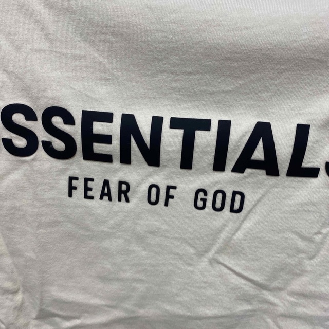 FEAR OF GOD(フィアオブゴッド)のFOG ESSENTIALS キッズサイズ キッズ/ベビー/マタニティのキッズ服男の子用(90cm~)(Tシャツ/カットソー)の商品写真