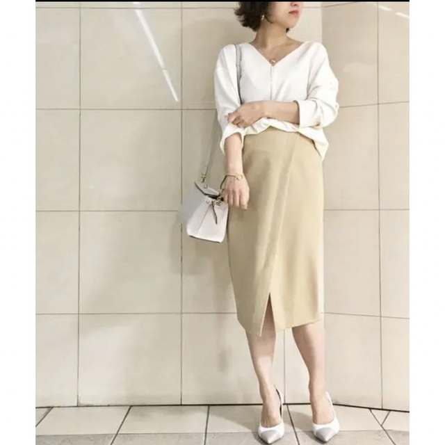 Loungedress 新品 ラウンジドレス チノクロスタイトスカート 白の通販 by ruma☆断捨離中☆|ラウンジドレスならラクマ Loungedress タイトスカート レース ホワイト