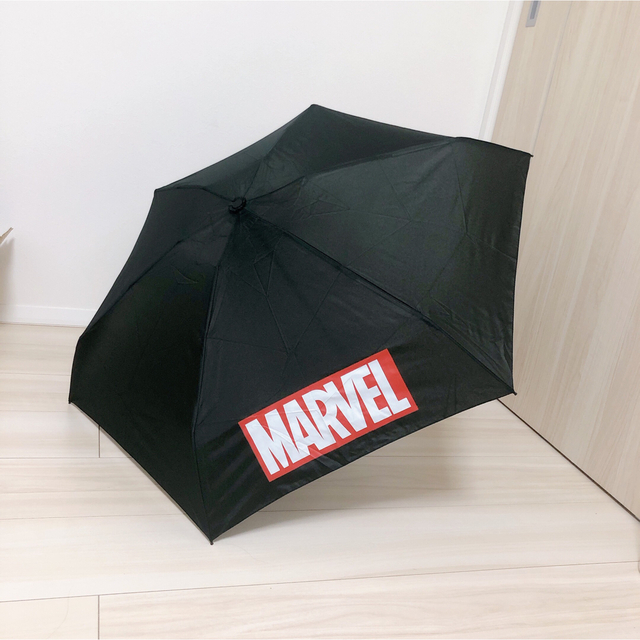 MARVEL(マーベル)のMARVEL マーベル プレミアム 折りたたみ かさ 黒 傘 ブラック 赤 エンタメ/ホビーのアニメグッズ(その他)の商品写真