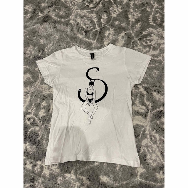 Verybrain(ベリーブレイン)のKRISS SOONIK イニシャルTシャツ レディースのトップス(Tシャツ(半袖/袖なし))の商品写真