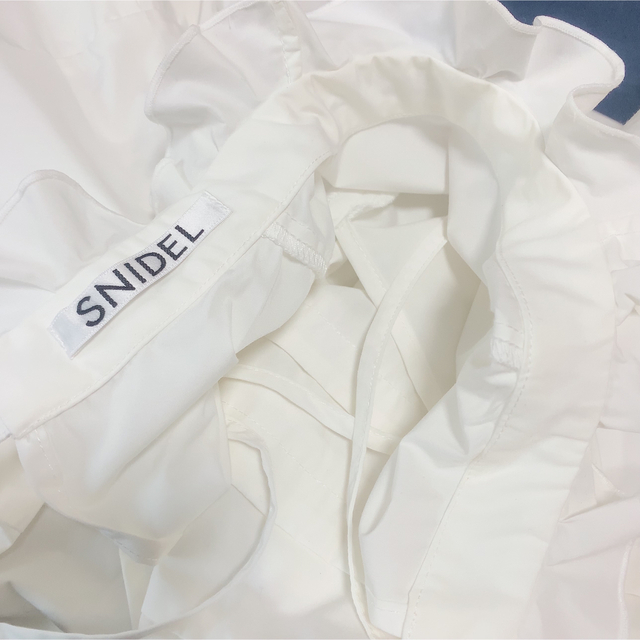 SNIDEL(スナイデル)の⋆⸜美品　SNIDEL スナイデル　スタンドカラーチュニック　ブラウス⸝⋆ レディースのトップス(シャツ/ブラウス(長袖/七分))の商品写真