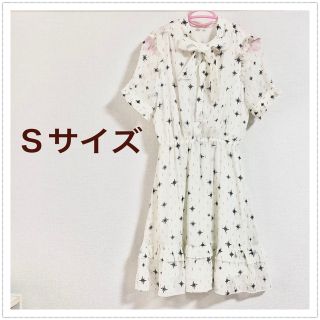 【maiさま専用】いまの季節にぴったり！星柄 刺繍 ボウタイ シフォンワンピース(ひざ丈ワンピース)