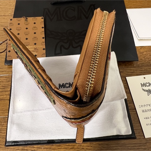 A BATHING APE - MCM BAPE シャークミニジップウォレット財布の通販 by A BATHING APE - MCM BAPE シャークミニジップウォレット財布の通販 by