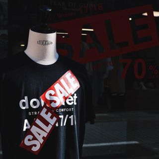 ダブレット(doublet)のdoublet "A/W 17/18 SALE" PRINT Tシャツ黒M新品(Tシャツ/カットソー(半袖/袖なし))