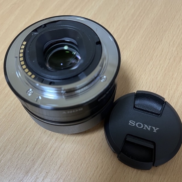 SONY(ソニー)のSONY  標準単焦点レンズ E 35mm F1.8αEマウントSEL35F18 スマホ/家電/カメラのカメラ(レンズ(単焦点))の商品写真