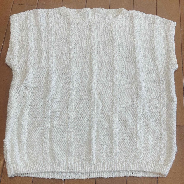 白 ニット　手編み　夏物 レディースのトップス(ニット/セーター)の商品写真