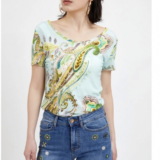 DESIGUAL(デシグアル)の新品✨タグ付き♪デシグアル　柔らか♡着心地抜群❣️ ビスコースレーヨンTシャツ レディースのトップス(Tシャツ(半袖/袖なし))の商品写真