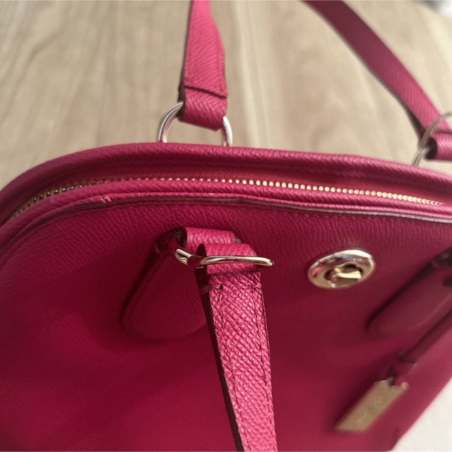 有名なブランド COACH - コーチの鞄 新品未使用 ショッキングピンク