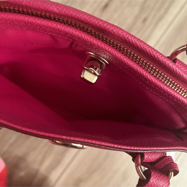 有名なブランド COACH - コーチの鞄 新品未使用 ショッキングピンク