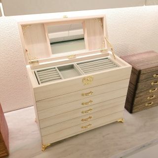 大容量ジュエリーケース オフホワイトカラーの通販|ラクマ