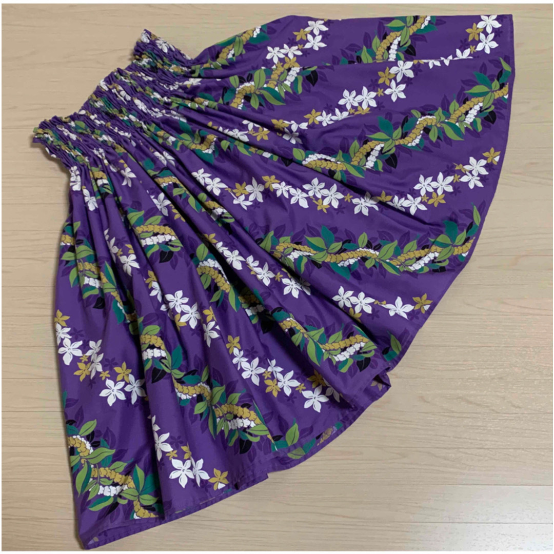 ハワイアン　パウスカート　紫 レディースのスカート(ひざ丈スカート)の商品写真