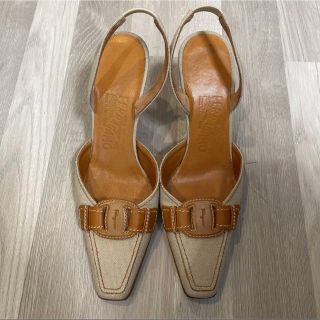 サルヴァトーレフェラガモ(Salvatore Ferragamo)のフェラガモ　サンダル(サンダル)