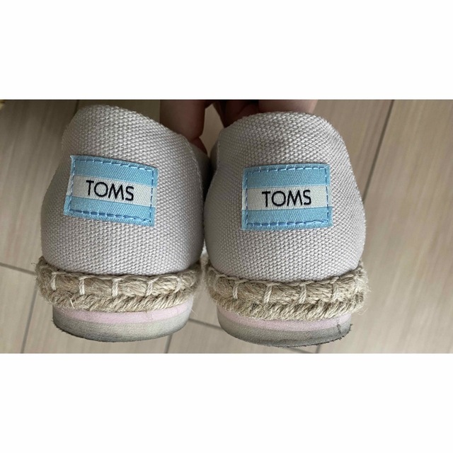 TOMS(トムズ)のToms トムス プラットフォーム アルパルガータ 6.5 ベージュ レディースの靴/シューズ(スリッポン/モカシン)の商品写真